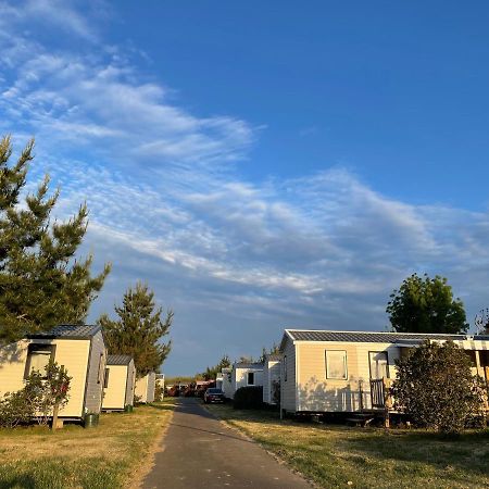 Camping Le Village De La Mer Les Moutiers Exterior foto